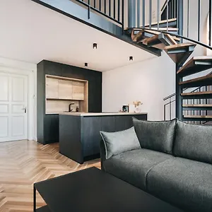 Neu! Palais Residenz Direkt Im Zentrum Inklusive Netflix Apartment